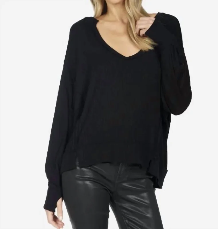 Spence Oversized V- Neck Pullover In Black Peter Pan Collar