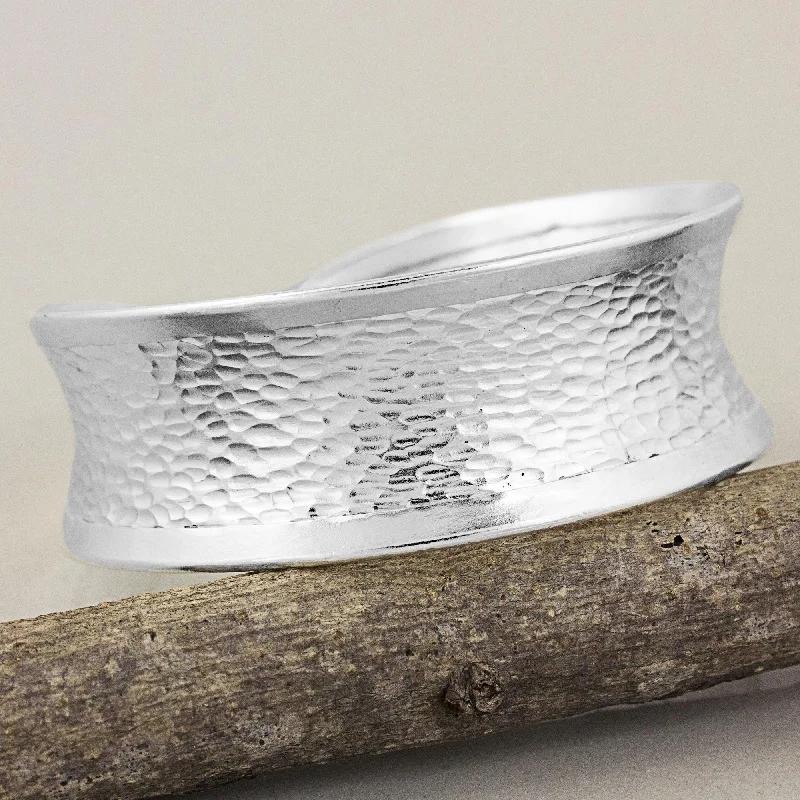 Limited Stock On Premium Jewelry At Low Prices Hill Tribe Curves Hammered Silver 950 Hill Tribe Concave Cuff Bracelet