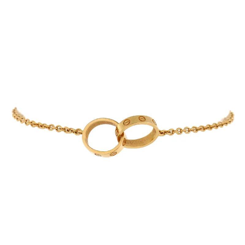 Trendy Minimalist Jewelry For Everyday Wear Love Interlocking Bracelet 18K Yellow Gold