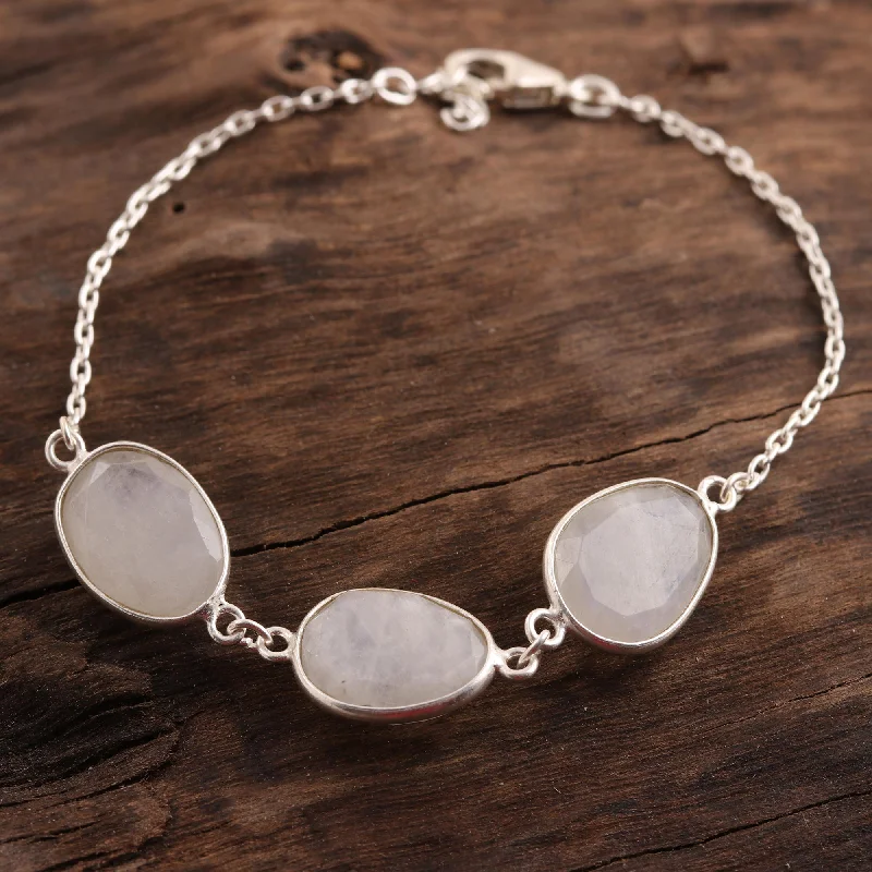 Exclusive Jewelry Sale Event – Shop Now Rainbow Glisten 18-Carat Rainbow Moonstone Pendant Bracelet from India