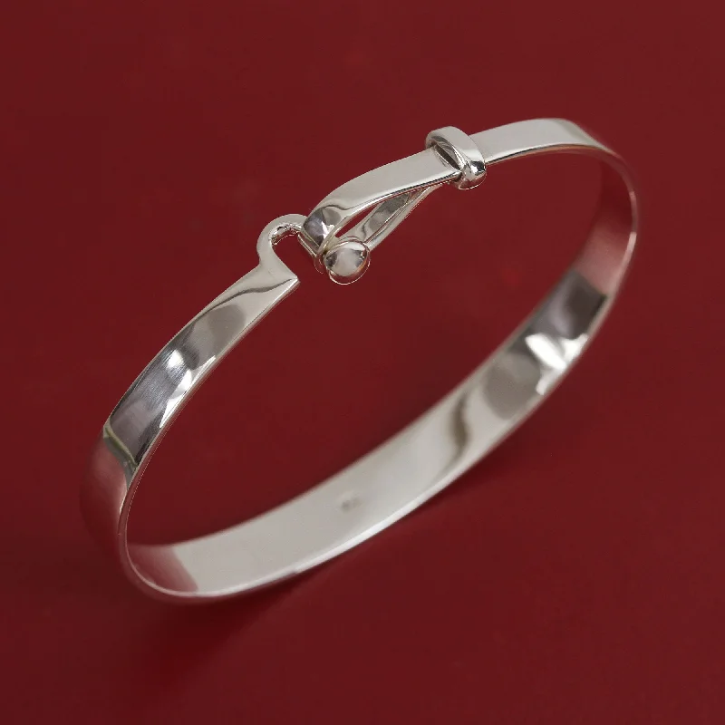 Sparkle On A Budget – Fine Jewelry For Less Wonderful Gleam High-Polish Taxco Sterling Silver Bangle Bracelet